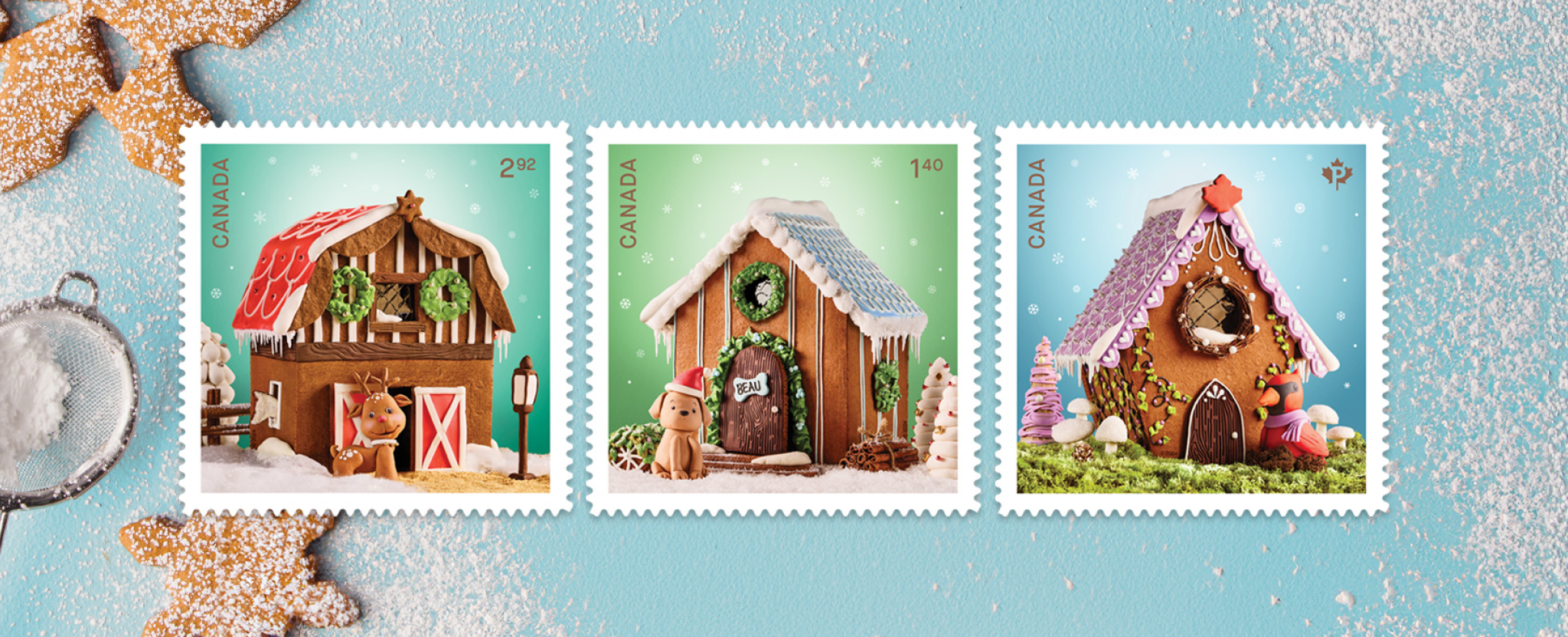 Ces 3 timbres présentent des maisons en pain d’épices magnifiquement décorées : une cabane à oiseaux, une niche et une grange abritant les rennes du père Noël.